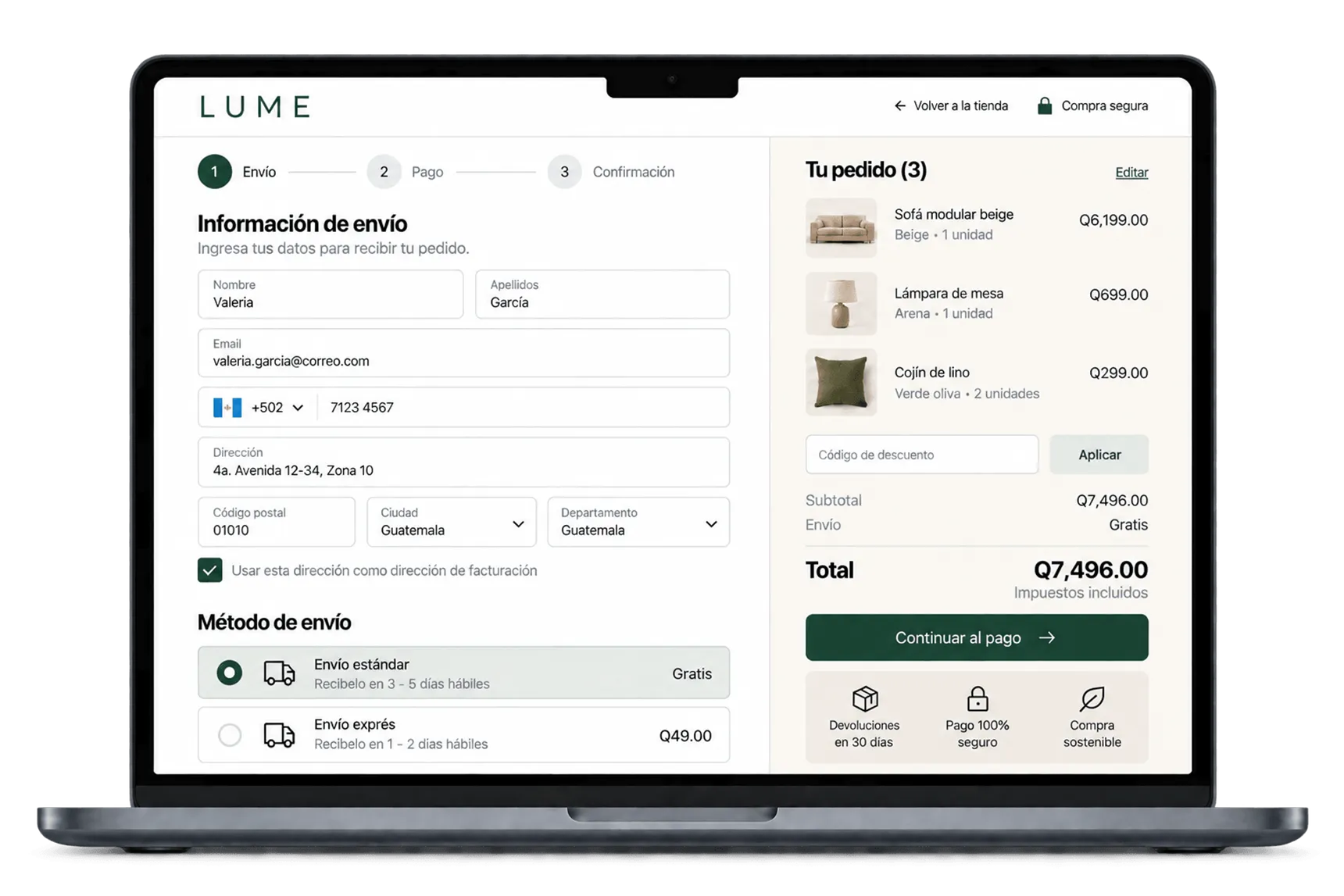 Laptop con el checkout de una tienda en línea integrado con Cubo API y el total en quetzales