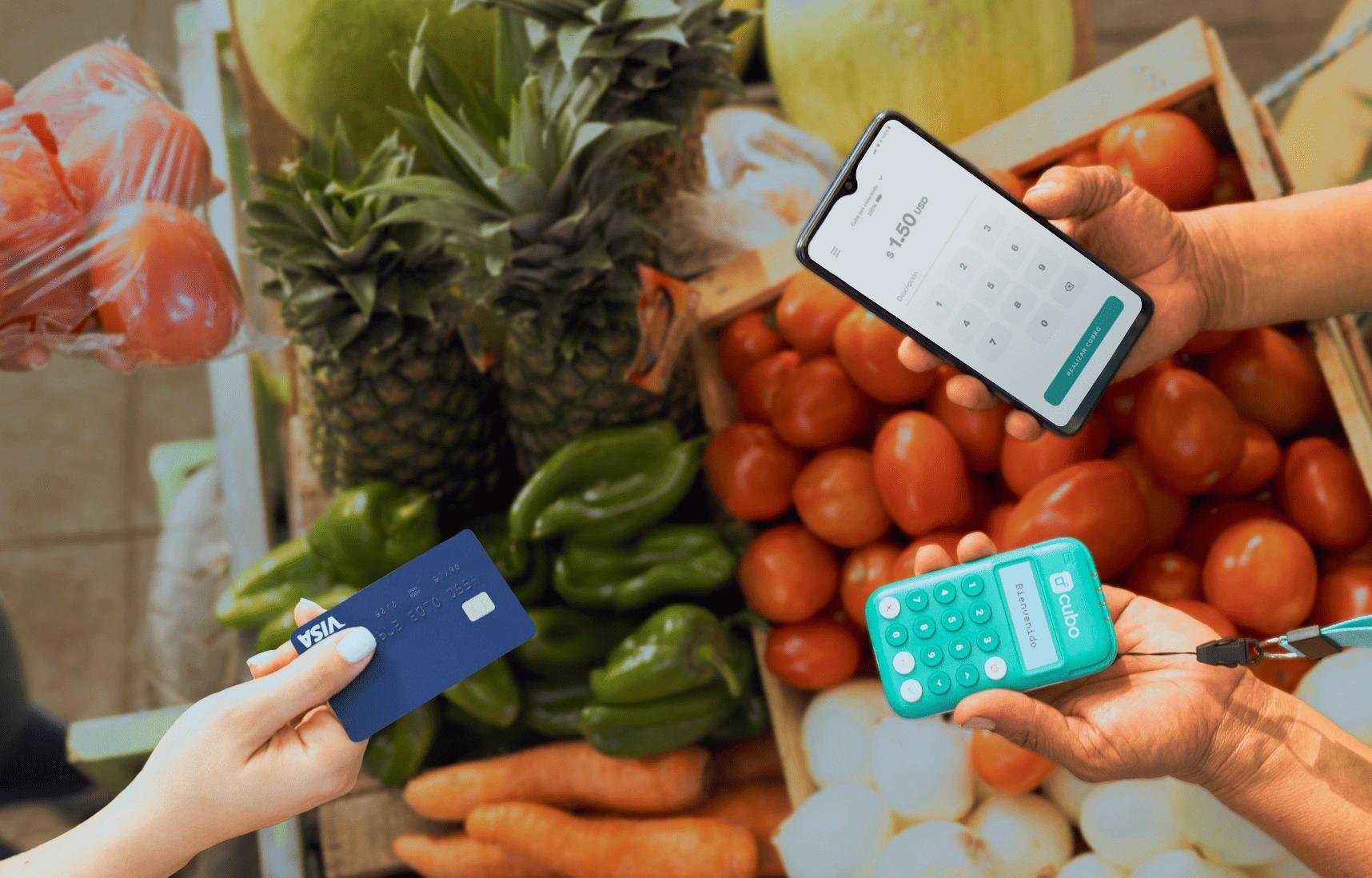 Cubo Admin siendo utilizado en una computadora